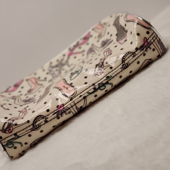 Bombay Duck London make up bag - Picture 3 of 5
